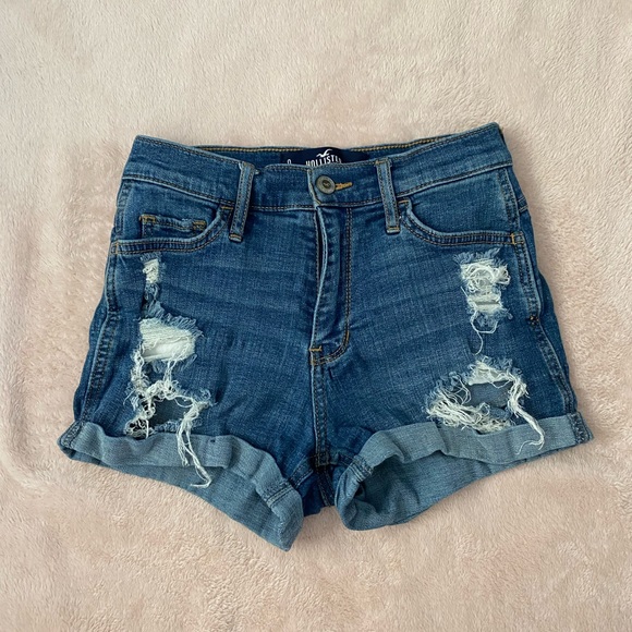 Hollister High-Rise Short Short - Picture 2 of 4